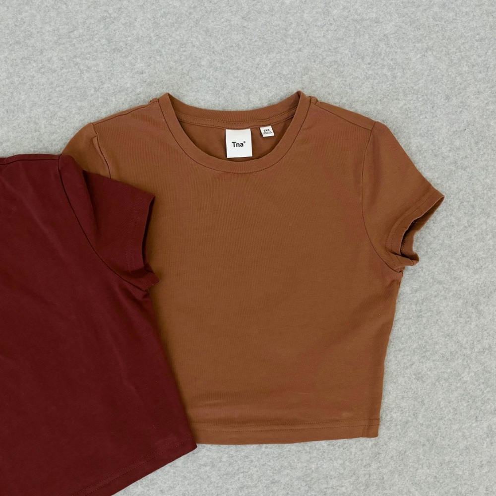 Bundle of 3 Aritzia Ortiz tops - Picture 5 of 10